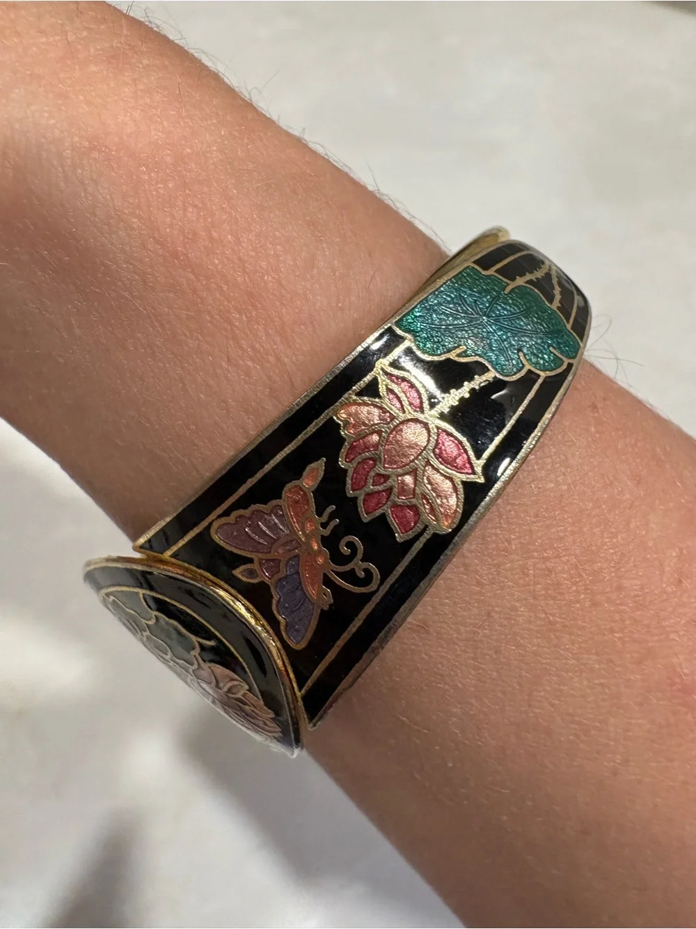 VTG Cloisonné Cuff Bracelet Black Enamel Goldtone Hinged Butterfly Flowers